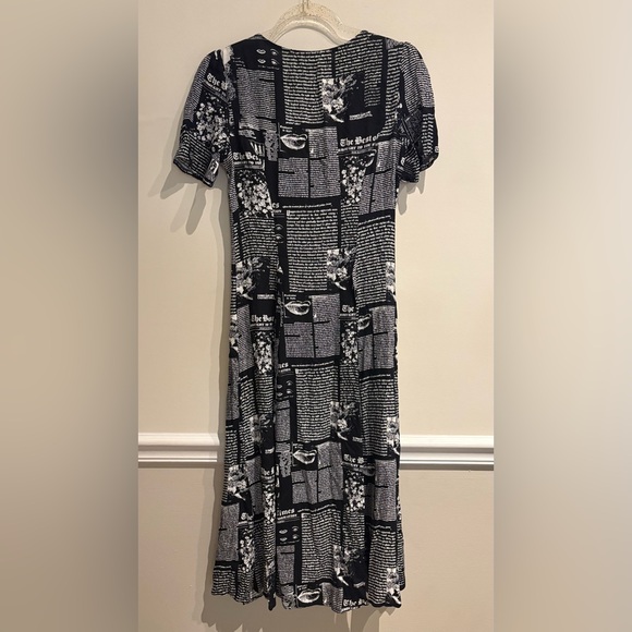 REFORMATION Locklin Zine Newspaper Black White Print Midi Dress Size 4 - Picture 5 of 8